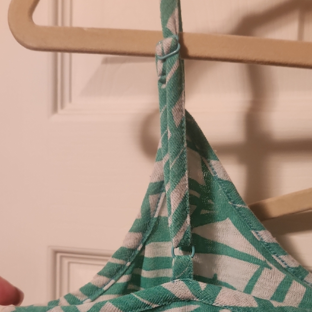 (2) Tank Tops - Picture 3 of 7